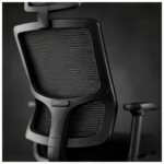 Macro comercial do apoio de cabeça com regulagem de altura e inclinação da cadeira presidente ergonômica.