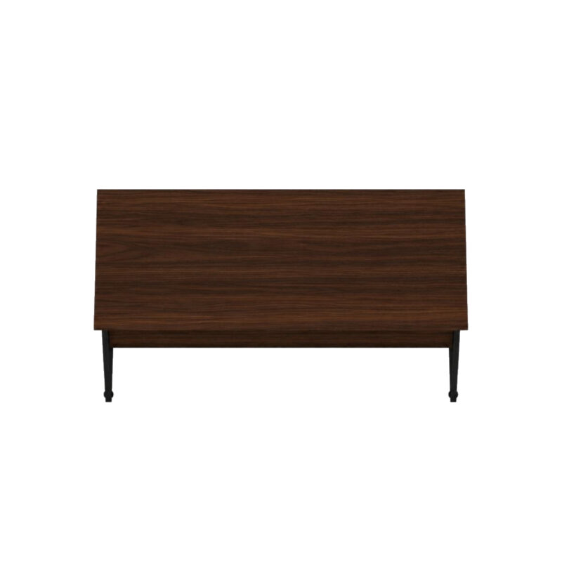 Vista superior da mesa com tampo retangular em acabamento louro e partes dos pés pretos visíveis nas extremidades.