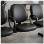 Longarina Estofada de 3 Lugares com Braços