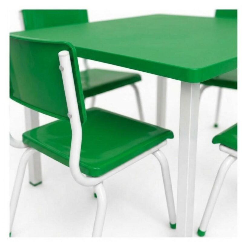 Conjunto Escolar Coletivo 6 a 10 anos com Mesa Quadrada e 4 Lugares