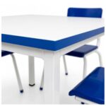 Conjunto Escolar Coletivo 6 a 10 anos com Mesa Quadrada e 4 Lugares