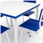 Conjunto Escolar Coletivo 6 a 10 anos com Mesa Quadrada e 4 Lugares