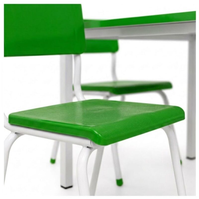 Conjunto Escolar Coletivo 6 a 10 anos com Mesa Quadrada e 4 Lugares