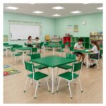 Conjunto Escolar Coletivo 6 a 10 anos com Mesa Quadrada e 4 Lugares
