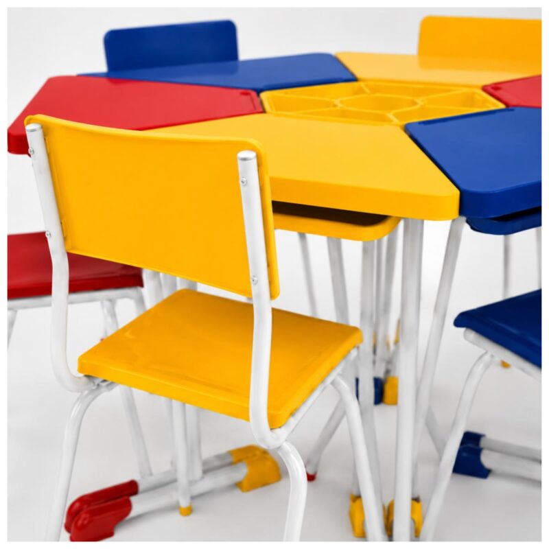 Conjunto Escolar Modular Juvenil com 6 Lugares e Mesas Trapezoidais