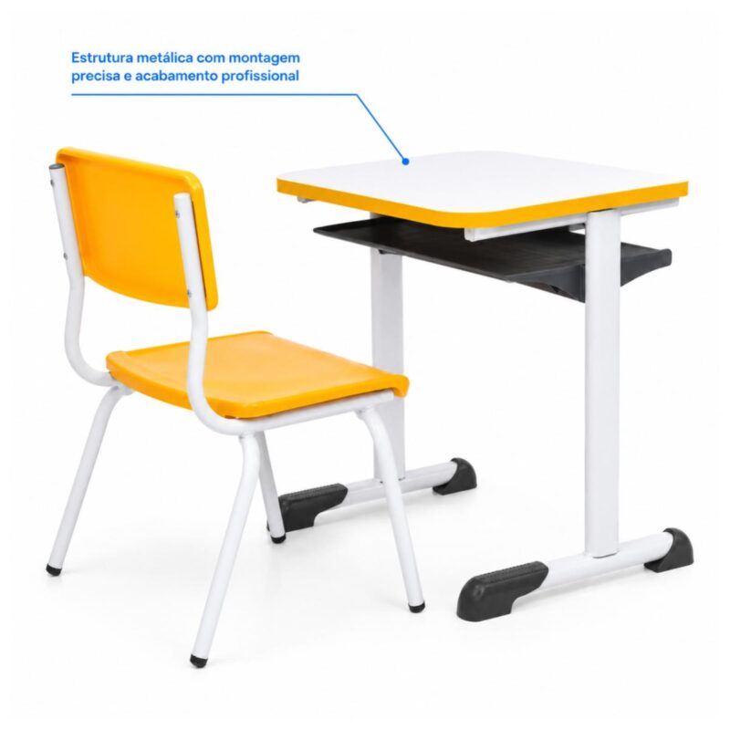 Conjunto Escolar Amarelo com Mesa e Cadeira 03 a 06 Anos
