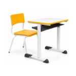 Conjunto Escolar Amarelo com Mesa e Cadeira 03 a 06 Anos