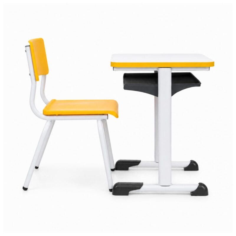 Conjunto Escolar Amarelo com Mesa e Cadeira 06 a 10 Anos
