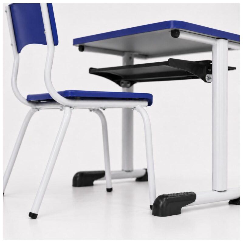 Conjunto Escolar Azul com Mesa e Cadeira 06 a 10 Anos