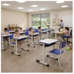 Conjunto Escolar Azul com Mesa e Cadeira 03 a 06 Anos