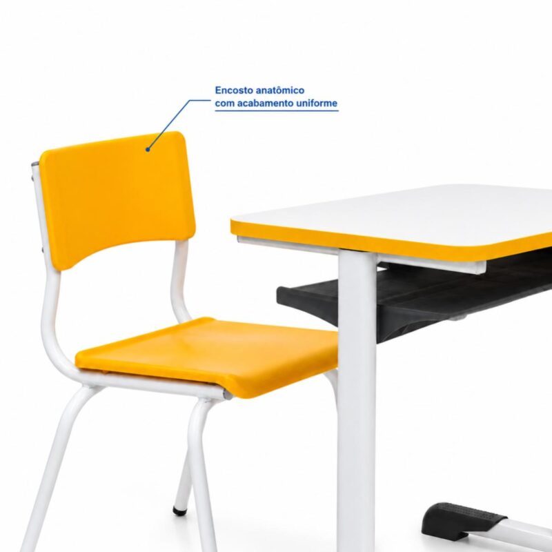 Conjunto Escolar Amarelo com Mesa e Cadeira 03 a 06 Anos