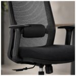 Macro comercial do braço regulável 1D da Cadeira Ergonômica Vitalis, com estrutura em nylon e apoio superior em PU Soft.