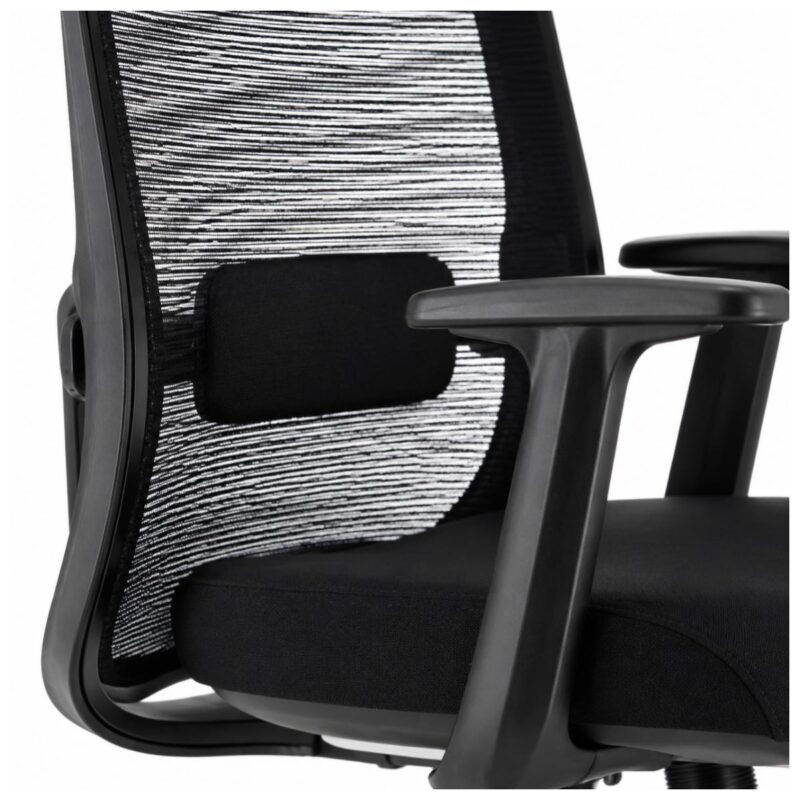 Close-up do apoio lombar ajustável da Cadeira Ergonômica Vitalis integrado ao encosto em tela preta.