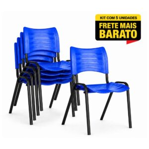 Kit com 5 cadeiras fixas azuis empilháveis, com quatro unidades agrupadas e uma cadeira em destaque frontal.